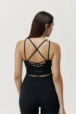 Born Living Yoga T-Shirts-Soutien desportivo top India Black preto