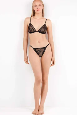 Gisela Roupa Interior-Soutien triangular todo em renda preto