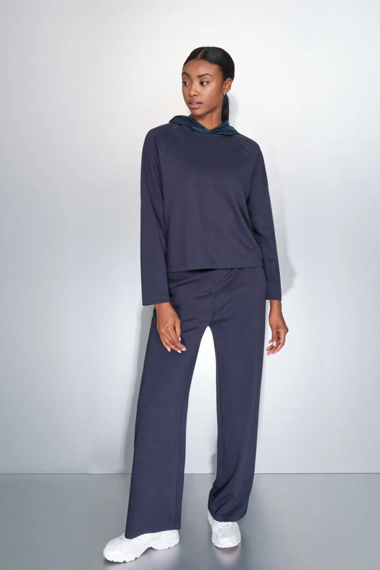 Dash and Stars Sweatshirts-Sweatshirt escuro com toque suave azul