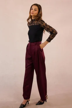 Molly Bracken T-Shirts-Top de manga comprida com detalhes de renda Preto