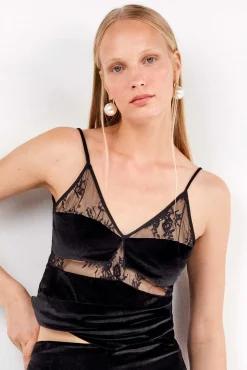 Gisela Roupa Interior-Top de veludo macio com detalhes de renda preto