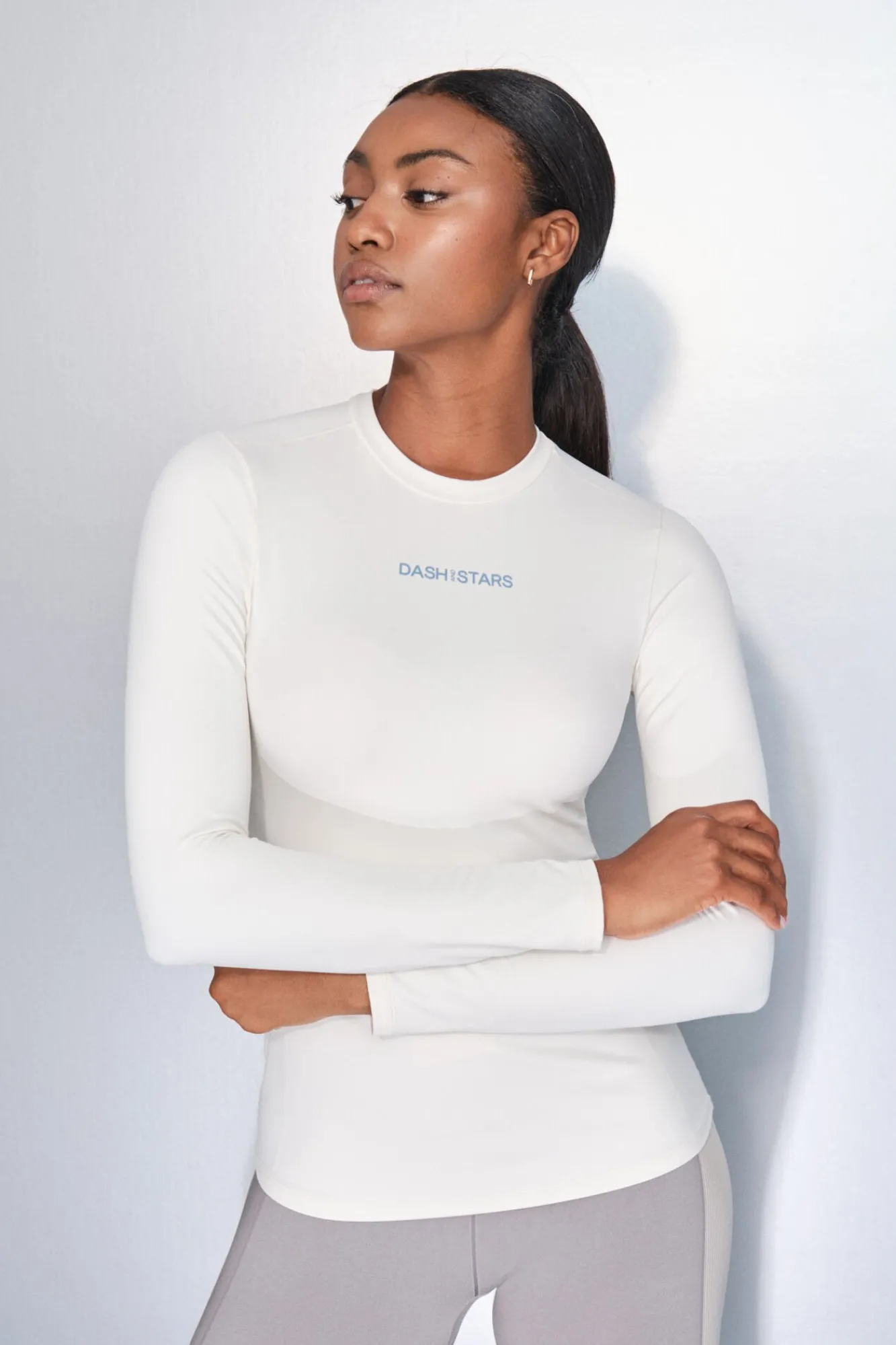 Dash and Stars T-Shirts-T-shirt branca de manga manga beige