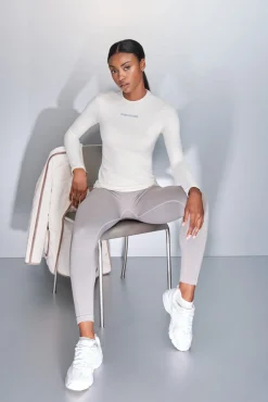 Dash and Stars T-Shirts-T-shirt branca de manga manga beige