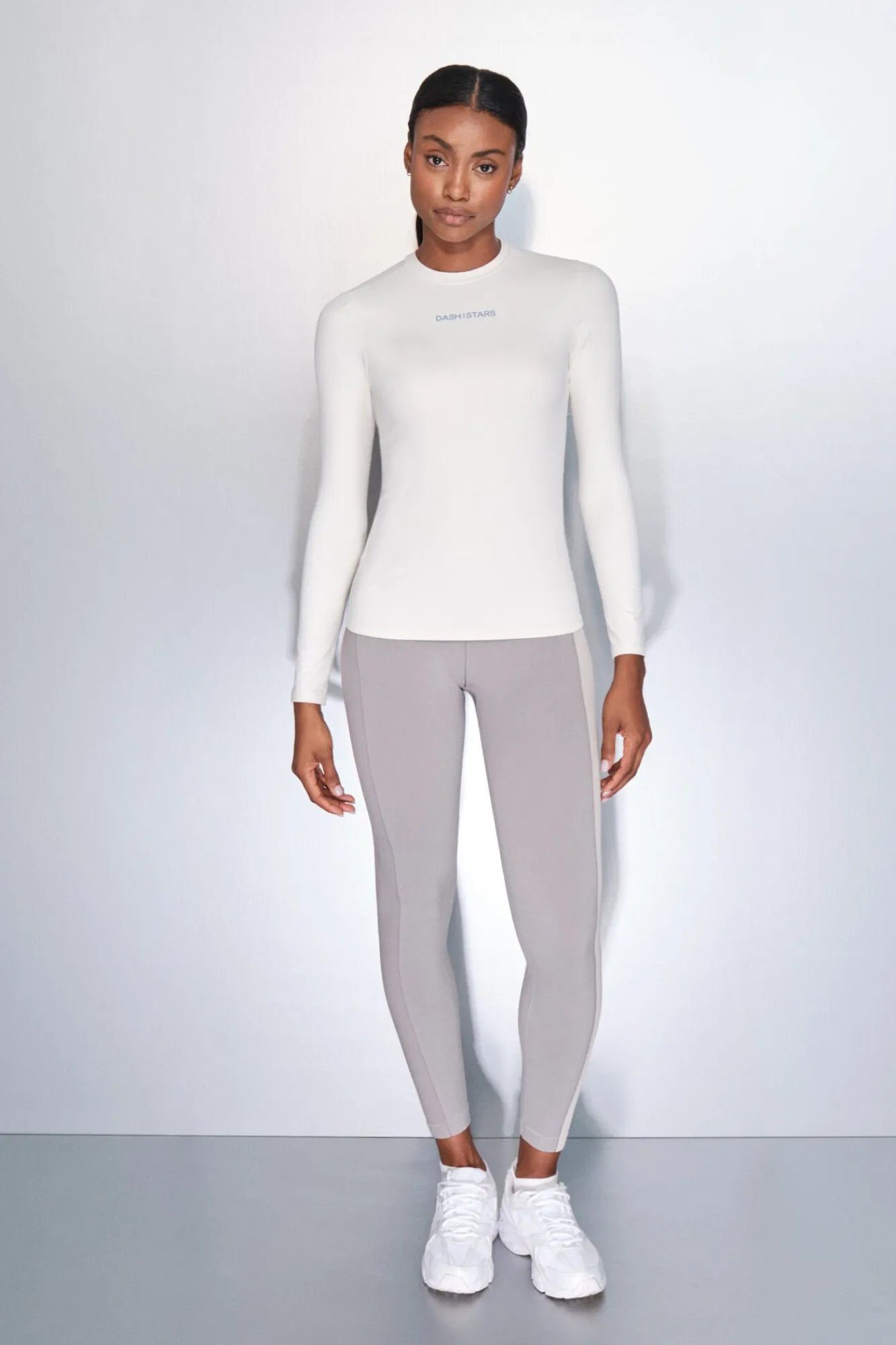 Dash and Stars T-Shirts-T-shirt branca de manga manga beige