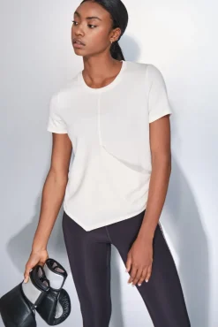 Dash and Stars T-Shirts-T-shirt branca drapeada de manga curta beige