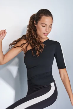 Dash and Stars T-Shirts-T-shirt com decote assimétrico bicolor preto