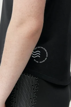 Born Living Yoga T-Shirts-T-shirt desportiva Azami Black preto