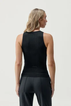 Born Living Yoga Blusas-T-shirt desportiva Uma Black preto