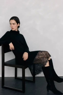 Pedro del Hierro Vestidos-Vestido de malha com detalhe de renda na baixo. Preto