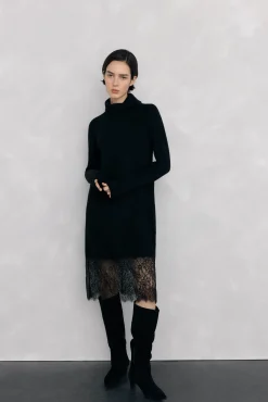 Pedro del Hierro Vestidos-Vestido de malha com detalhe de renda na baixo. Preto