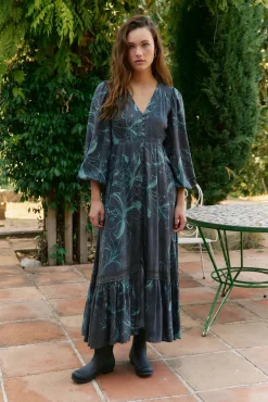 Jaase Vestidos-Vestido longo Carmen de manga comprida com estampado de lírio da meia-noite Cinzento