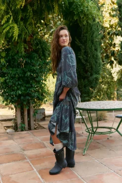 Jaase Vestidos-Vestido longo Carmen de manga comprida com estampado de lírio da meia-noite Cinzento