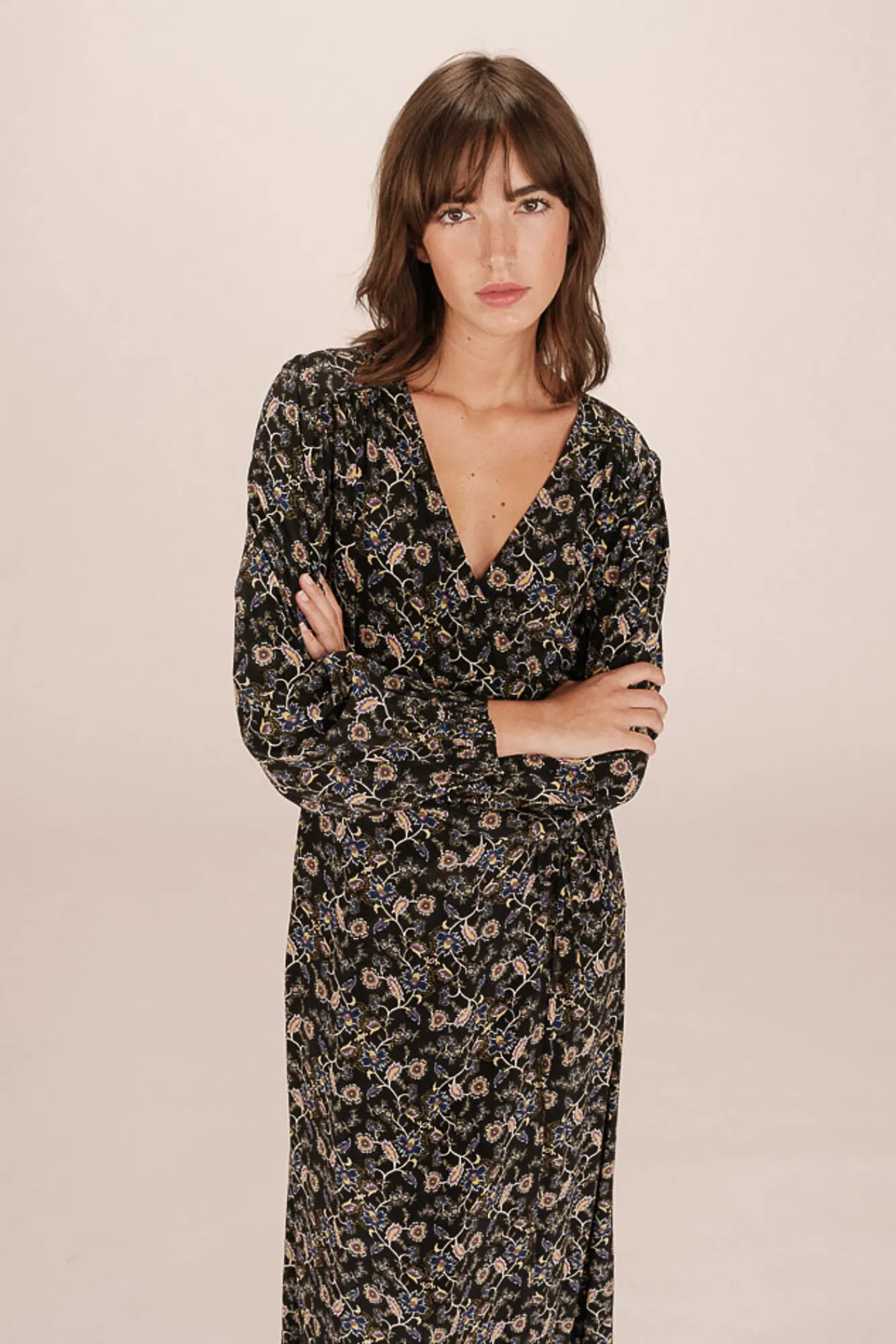 Grace & Mila Vestidos-Vestido longo tipo envelope, estampado com motivo floral Preto