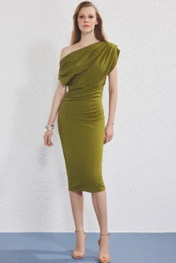 Trendyol Vestidos-Vestido midi franzido verde